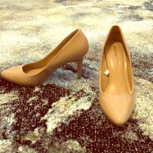 Nude Merona pumps size 10